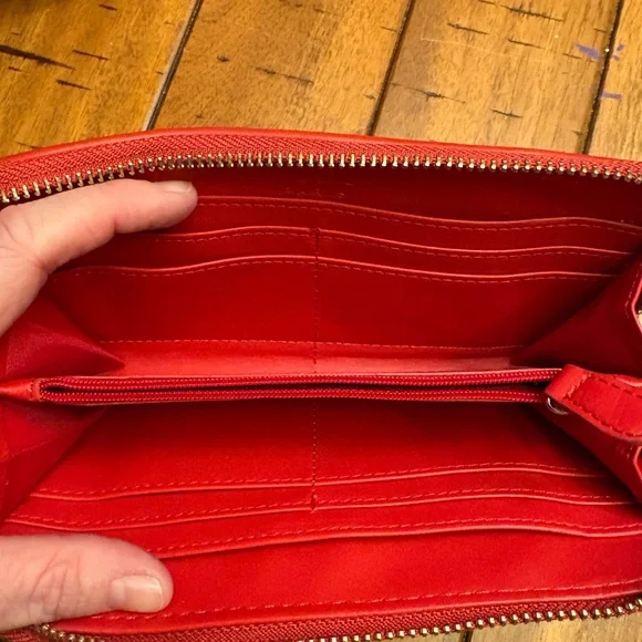 BCBG Red Bag set of 3! Tote, Purse and Wallet! - Picture 9 of 14